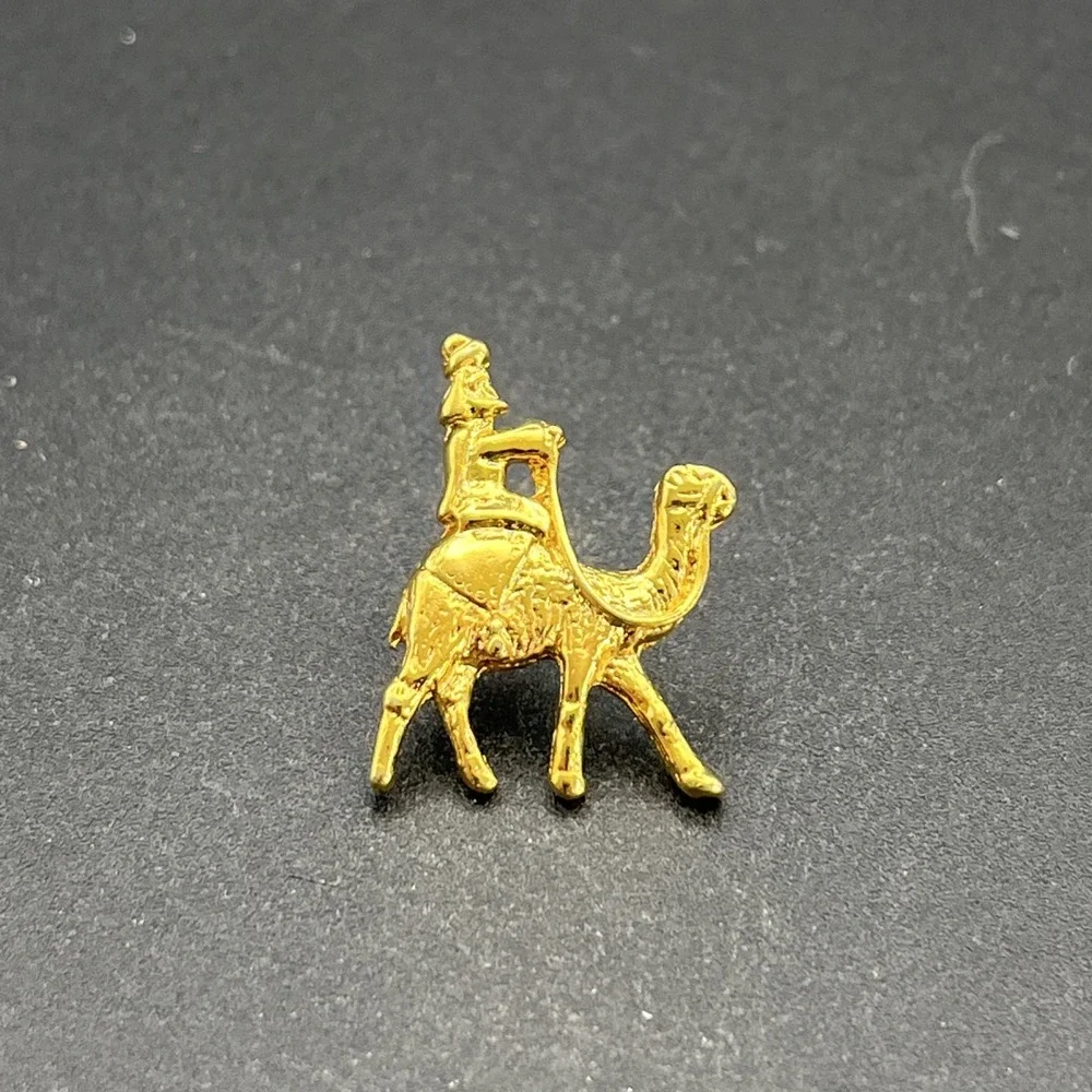 Man Riding Camel Gold Tone Lapel Hat Pin‎